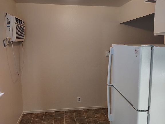 2nd image of 2125 North Ave #4