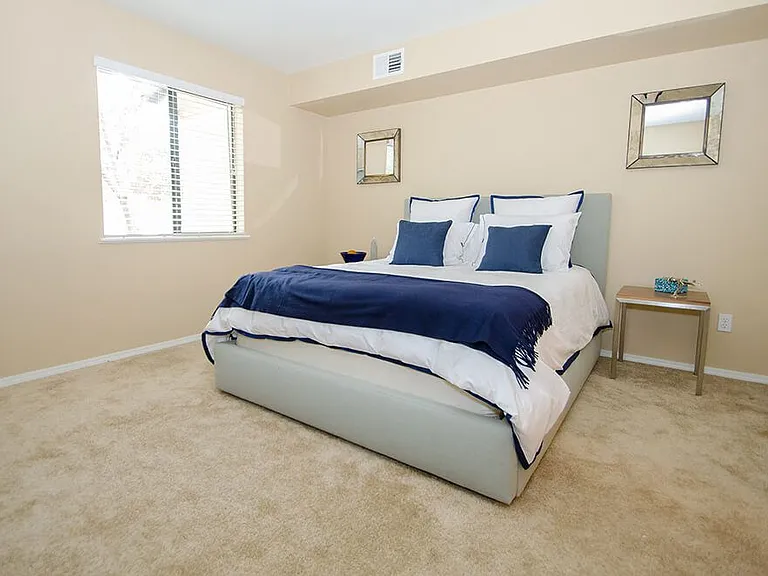 Sky Rock Apartments — Photo 6