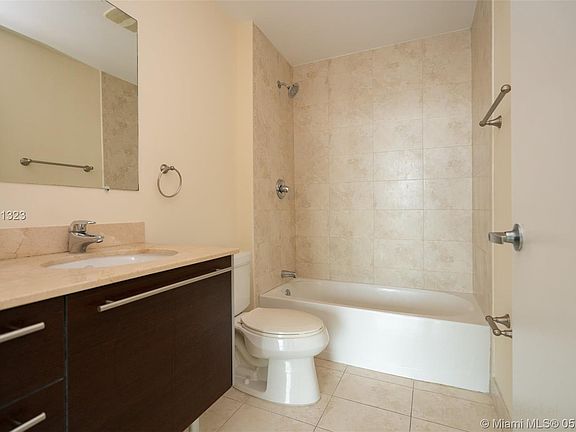 5th image of 1900 N Bayshore Dr APT 3219