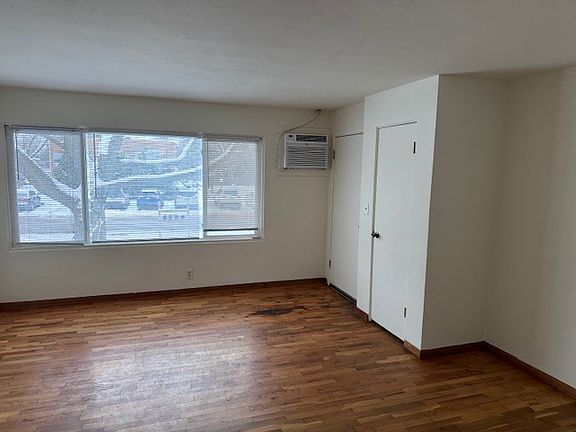 2nd image of 1732 Lincoln Pl #1