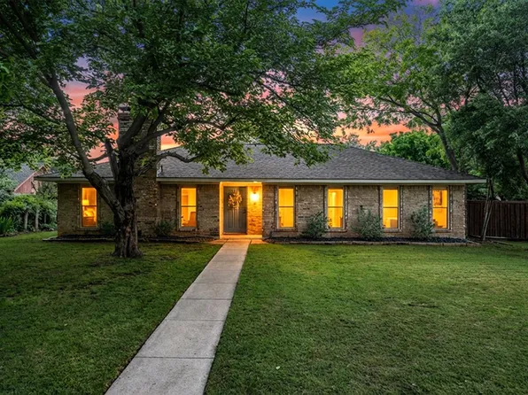 2 Whispering Cir, Hickory Creek, TX 75065