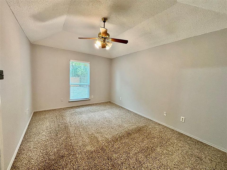 1st image of 319 Iberis Dr #319