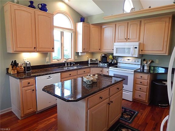 2nd image of 6264 Hollow Ln