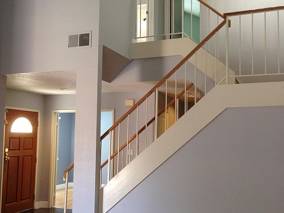 5th image of 618 Black Pine Dr