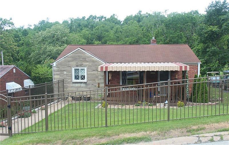 1st image of 441 Glencoe Dr