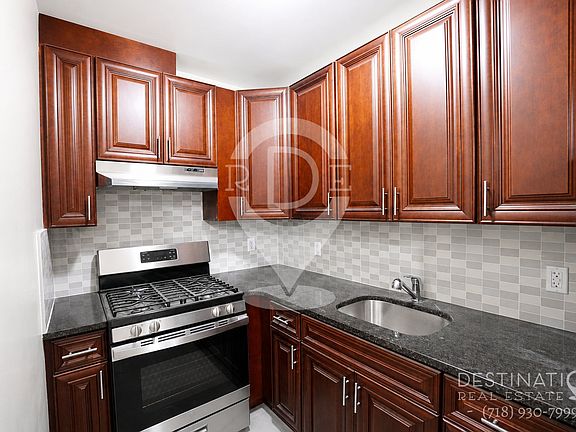 3rd image of 139 15th St #1A