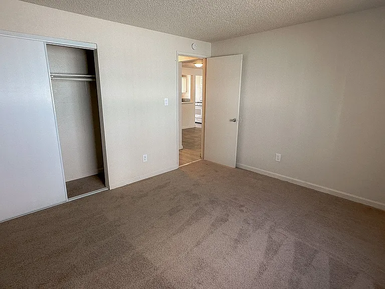 Mountain Vista Apartments — Photo 32