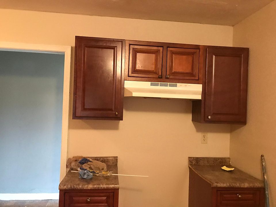 2nd image of 1465 Winfield Ave