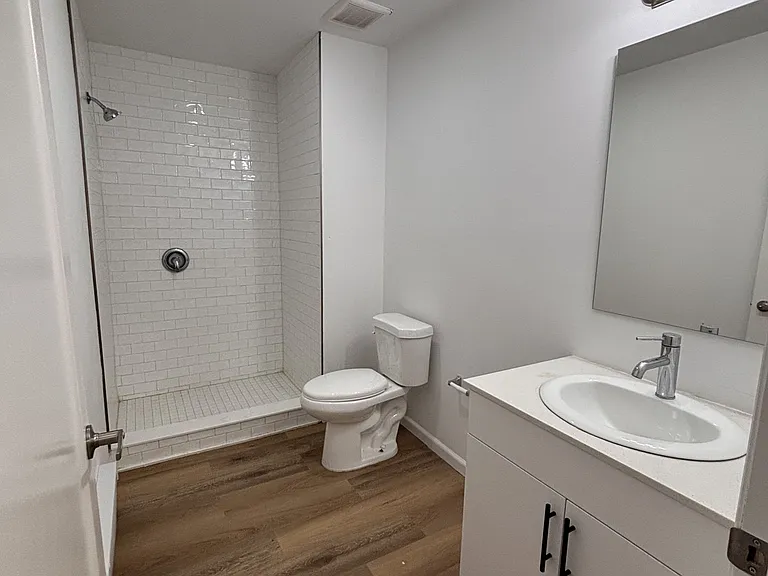 244 King St #107 — Photo 6