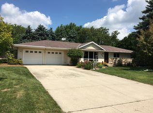 1110 Longfellow Ave, Howards Grove, WI 53083