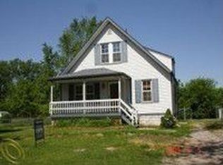 907 Harbor Ave, Monroe, MI 48162