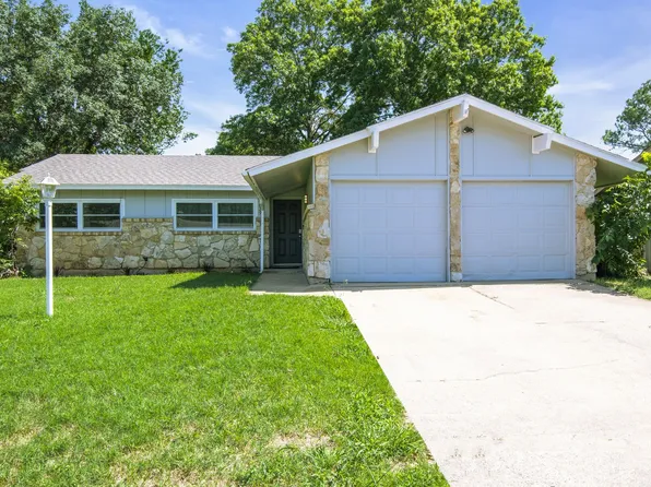 629 Meadowcrest Dr, Crowley, TX 76036