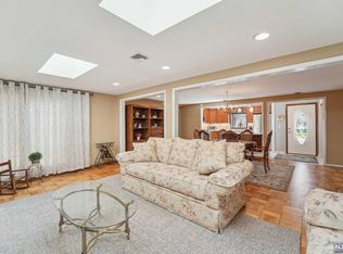 143 Emwood Dr, Emerson, NJ 07630