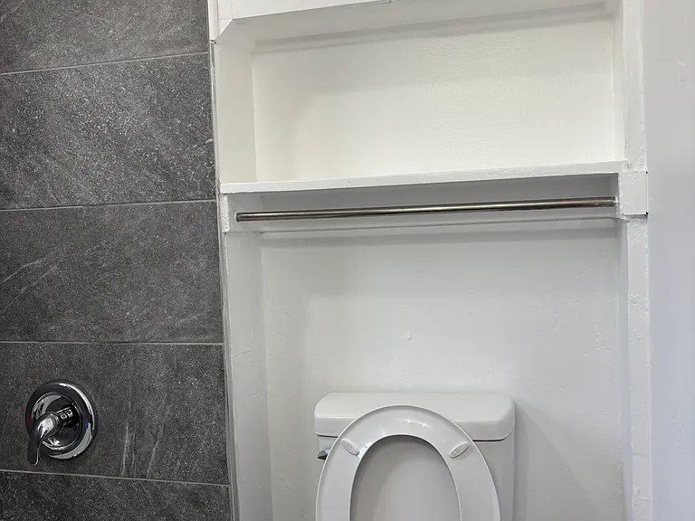 813 Marquette Ave NW #2 — Photo 5