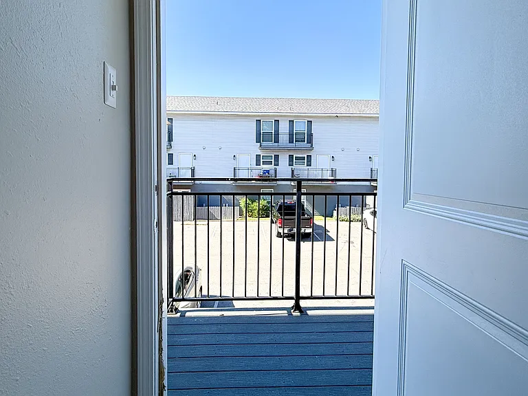 Ingleside Gardens Apartments — Photo 29