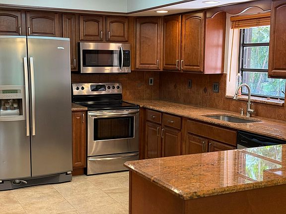 4th image of 337 Knob Hill Boulevard