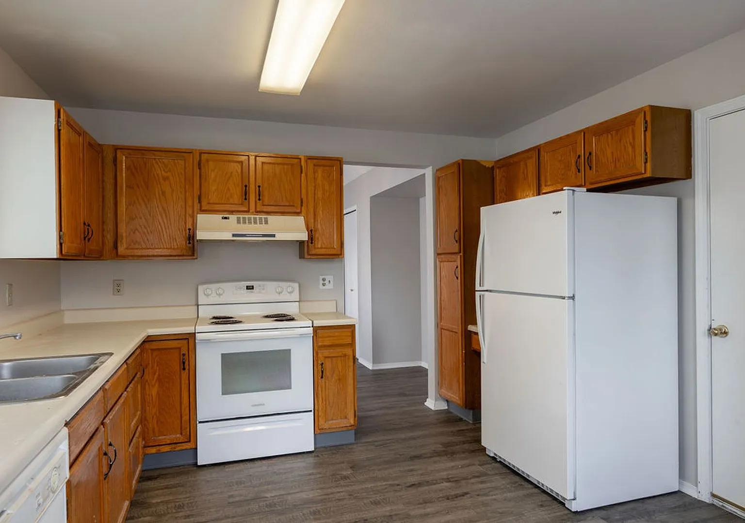 Briargate 3-Bedroom, 3 bath, 2 car garage! — Photo 4