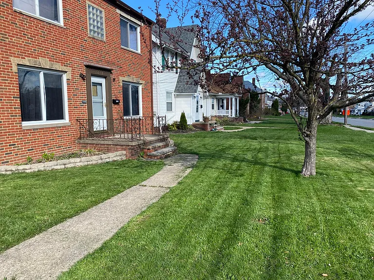 3614 Warren Rd — Photo 2