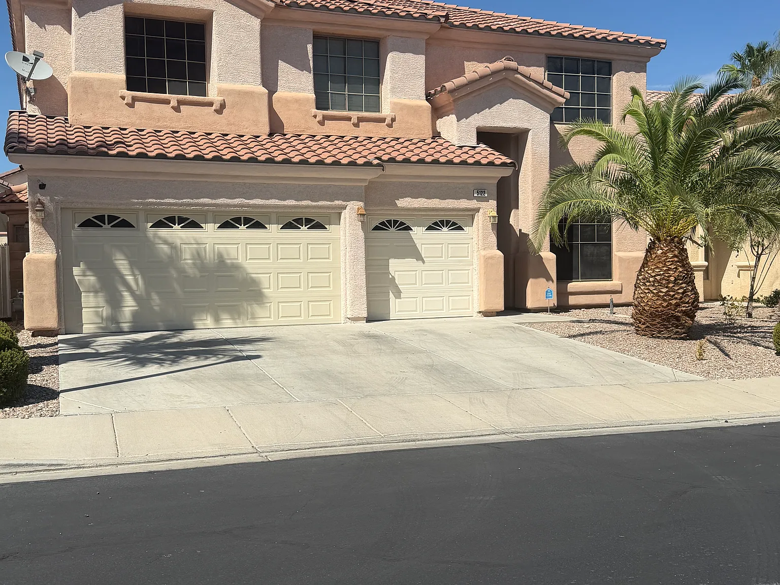 4 bed, 3060 sqft, $3,700 — Photo 2
