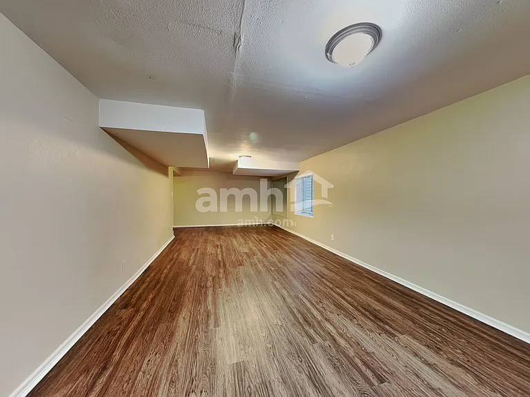2325 Hyacinth Rd — Photo 23