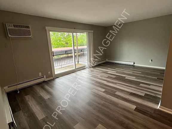 2nd image of 3121 Southfield Dr APT 5