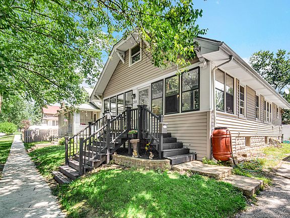3rd image of 208 Weston St