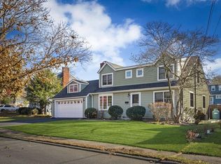 12 Hawthorn Rd, Marblehead, MA 01945