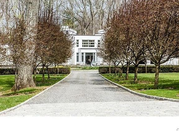 2nd image of 475 Fence Row Dr