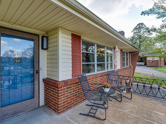 4th image of 1402 John Ross Rd