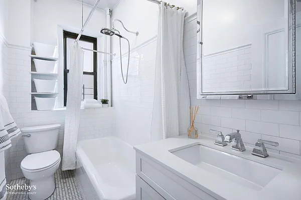 Sold by Sotheby's International Realty | media 7