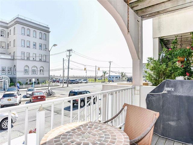 1st image of 275 West Broadway