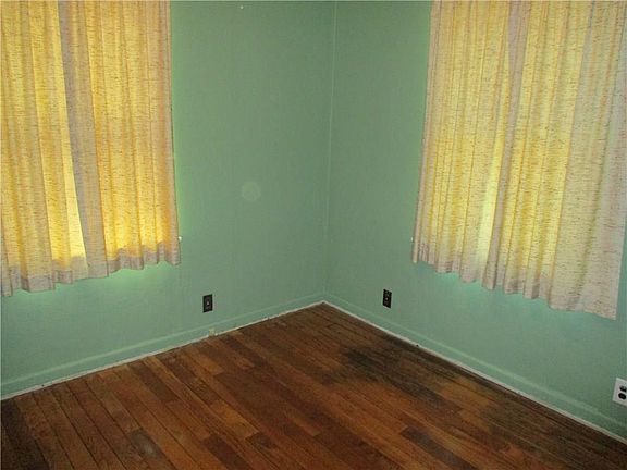 5th image of 4426 Primrose Ave