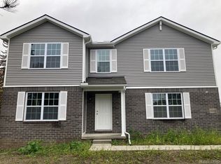 32415 Arlington Dr, New Haven, MI 48048