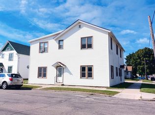 1202 S 13th St #2, Manitowoc, WI 54220