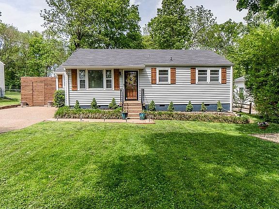 3rd image of 2924 Emery Dr