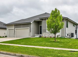 390 NE Bobcat Dr, Waukee, IA 50263