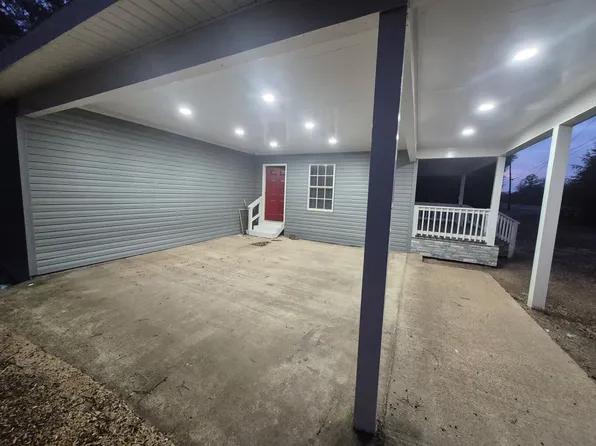 42 N Dennis Trl, Columbus, MS 39705