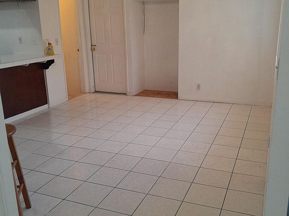 3rd image of 10606 Morning Glory Ave