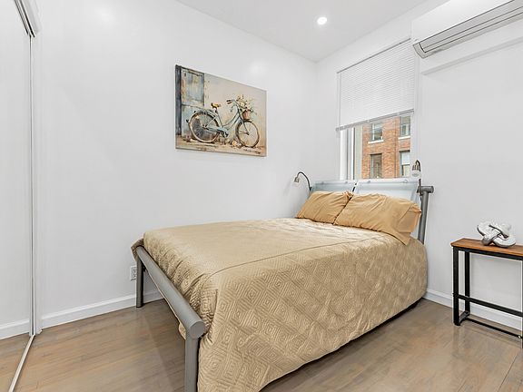 5th image of 318 E 62nd St APT 4F
