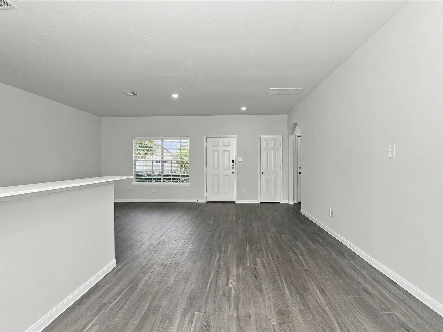 3 bed, 2.5 bath, 1669 sqft, $1,830 — Photo 4