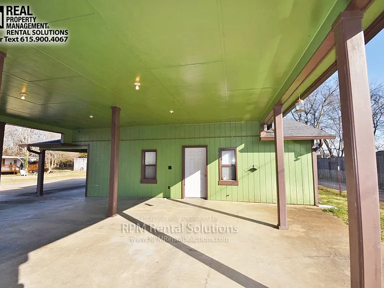 304 Jakes Ave — Photo 23