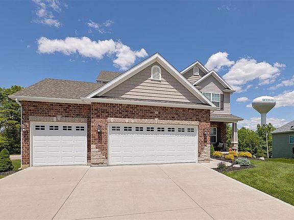 3rd image of 21 Capen Park Ct