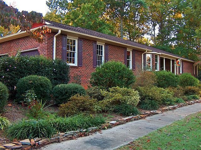 2nd image of 126 Roman Cir