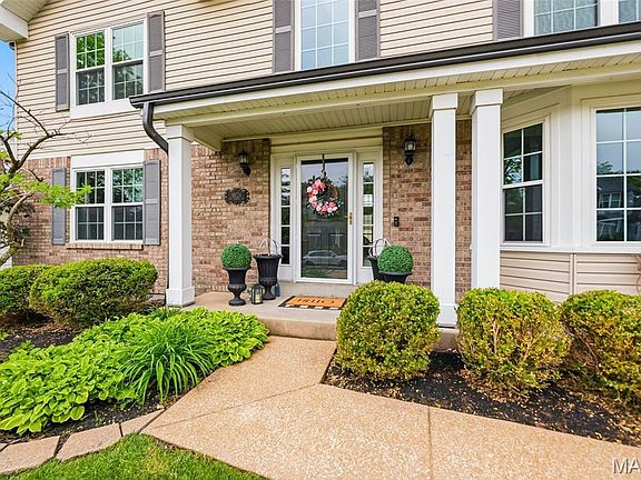 3rd image of 16124 Sea Breeze Ct