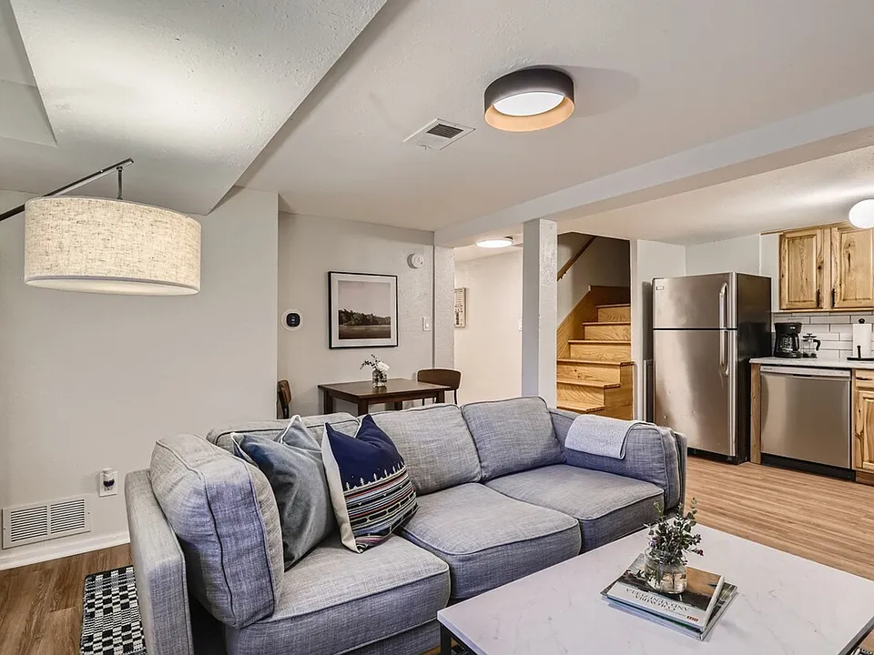 540 E 1st Ave #ID1026239P