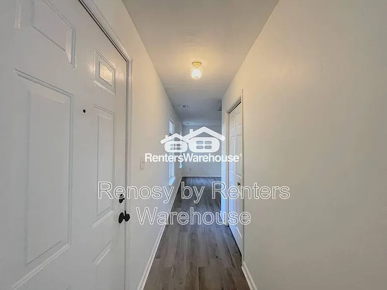 2801 Leeds Ct — Photo 4