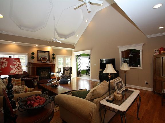 4th image of 465 Ashcreek Rd