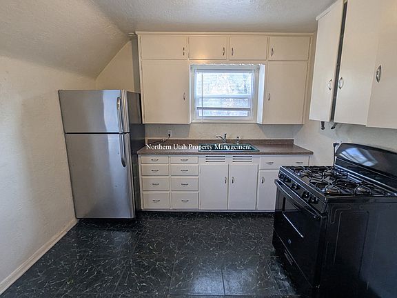 3 Kitchen_11212024