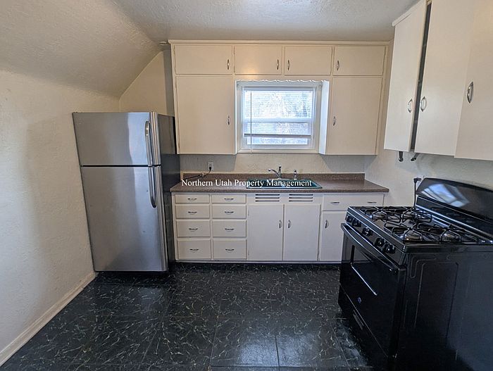 3 Kitchen_11212024