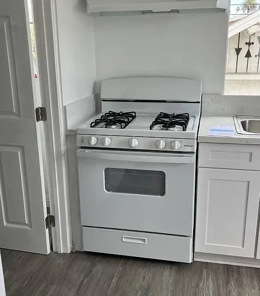 1668 Arlington Ave #7 — Photo 3
